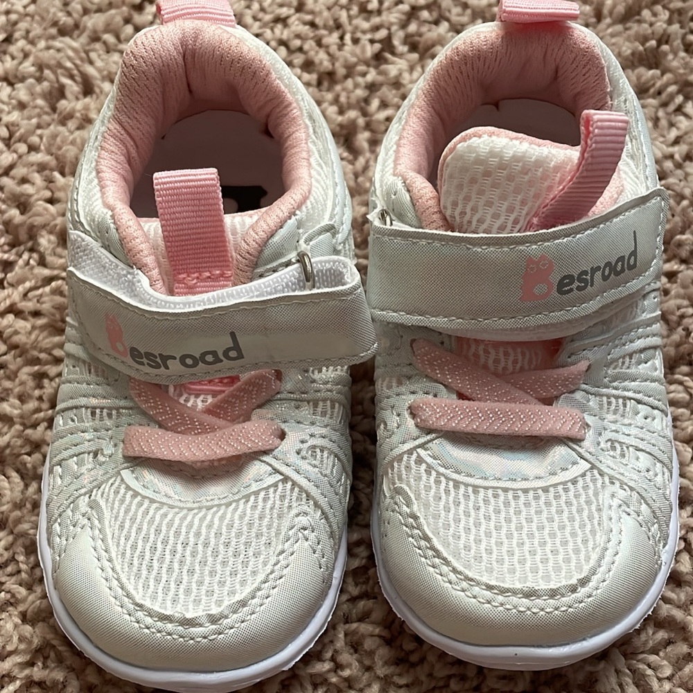 Toddler Girl White/Pink Sneakers